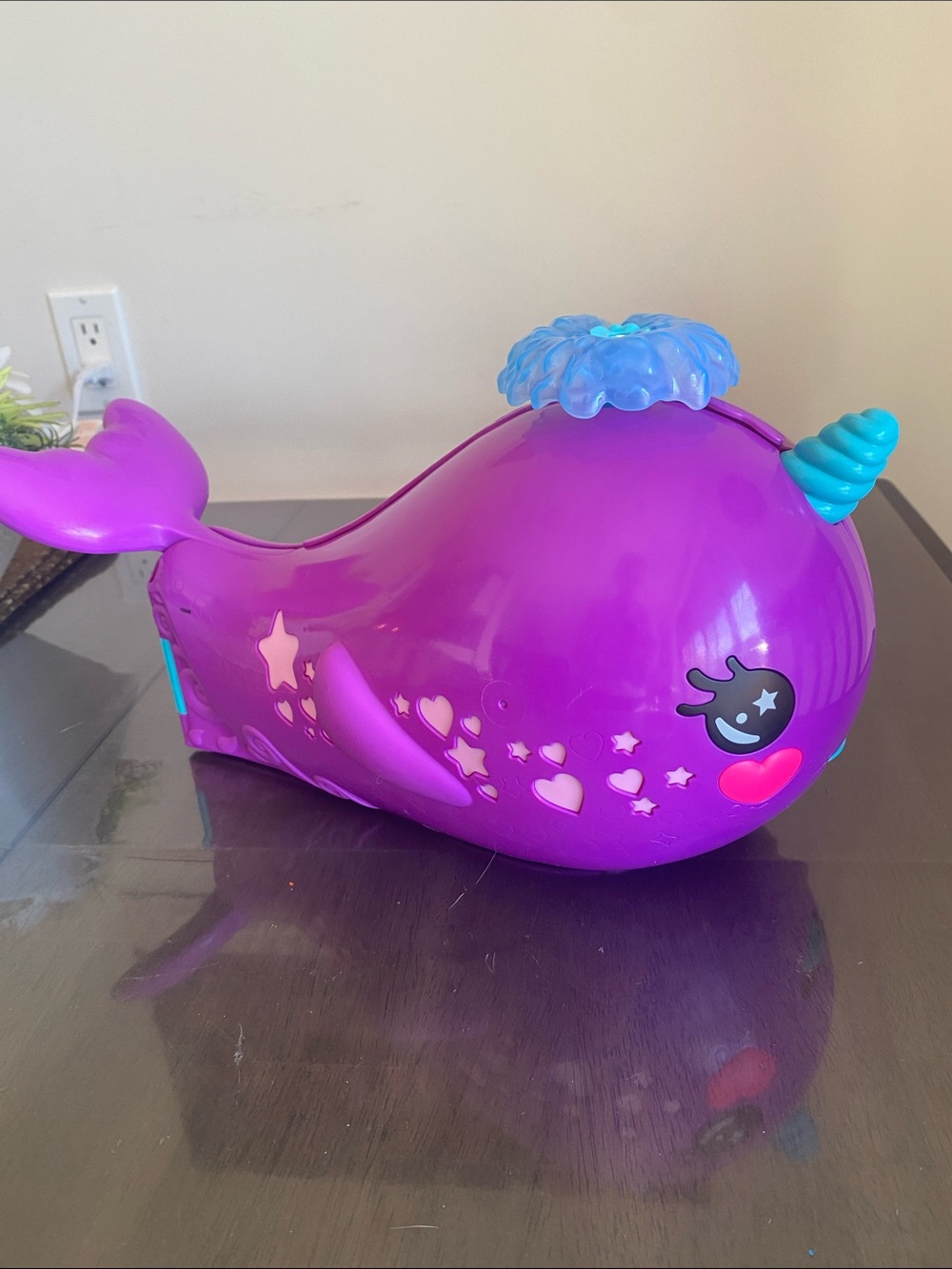 Polly Pocket Sparkle Cove Adventure Narwhal Water Toy figurine